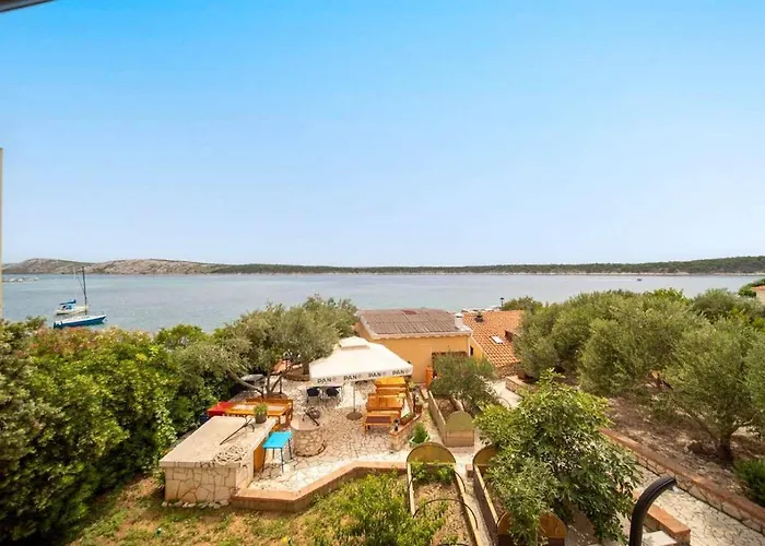 In Barbat With Sea View, Balcony, Air Conditioning 660-5 * Barbat na Rabu
